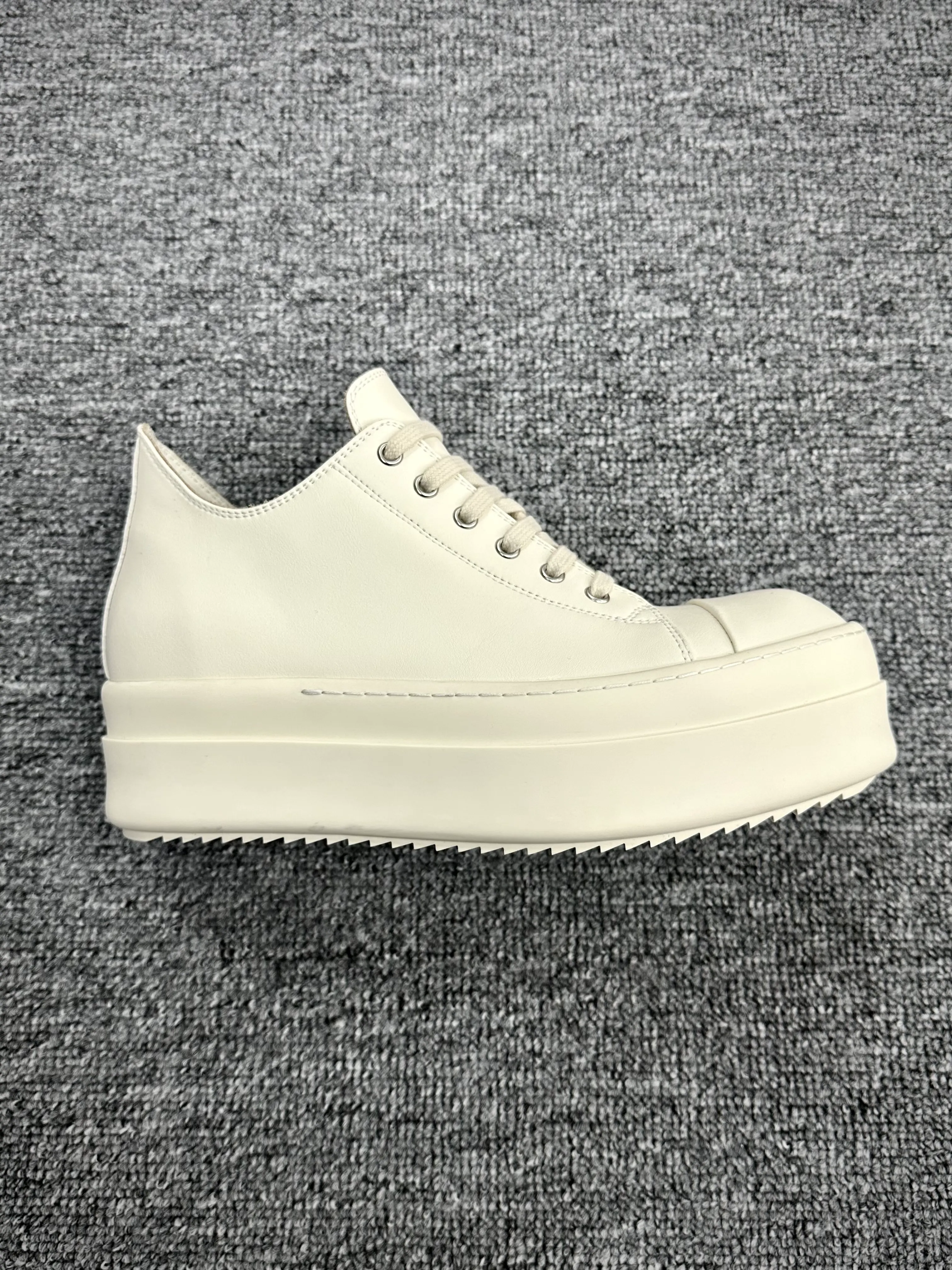 R 0wens Milk Leather Low Sneakers Right Side View