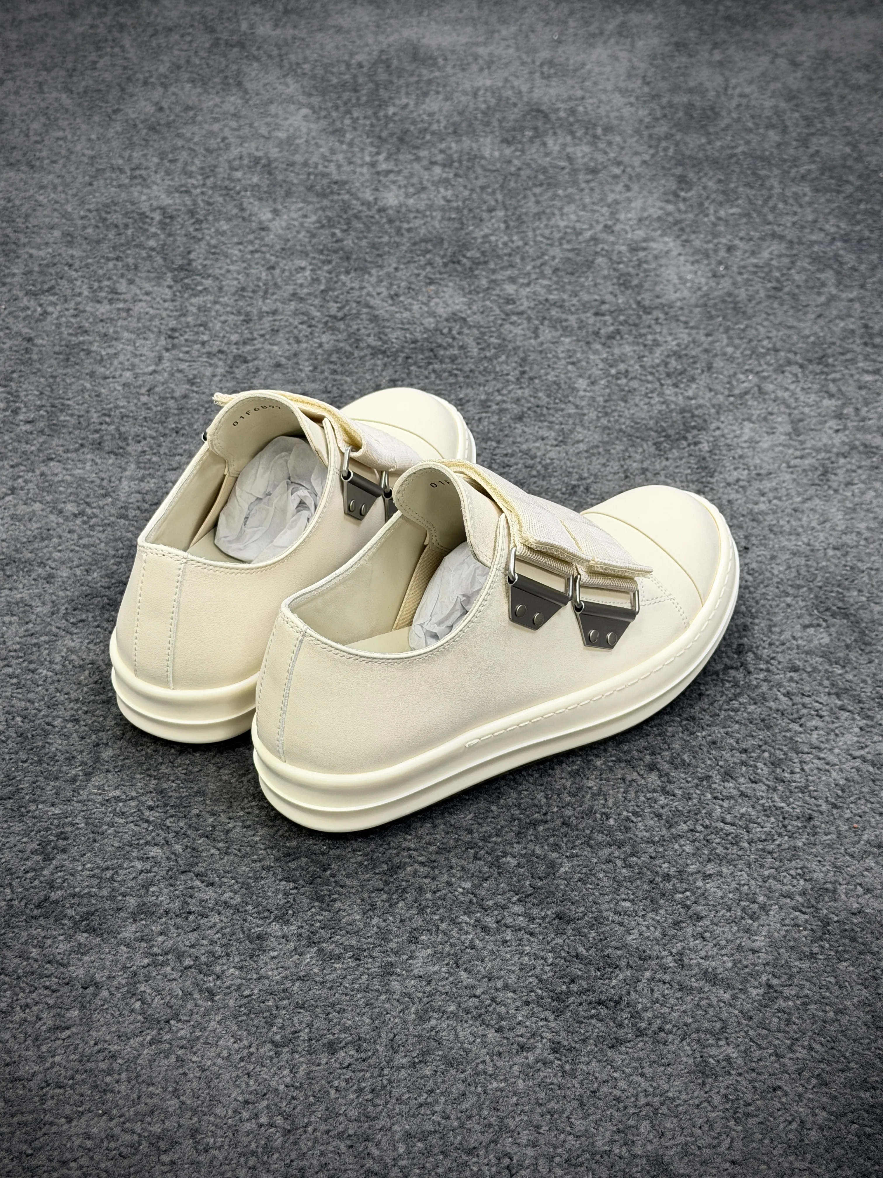 R 0wens Temple Strap Leather Low Off-White Sneakers Angeled View