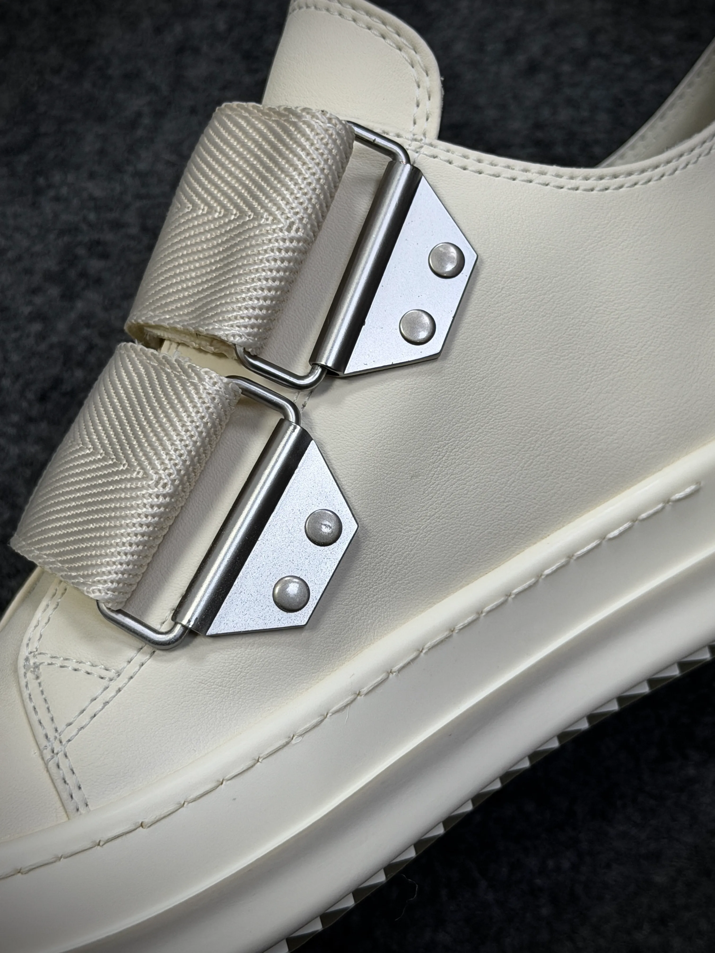 Side Strap Detail
