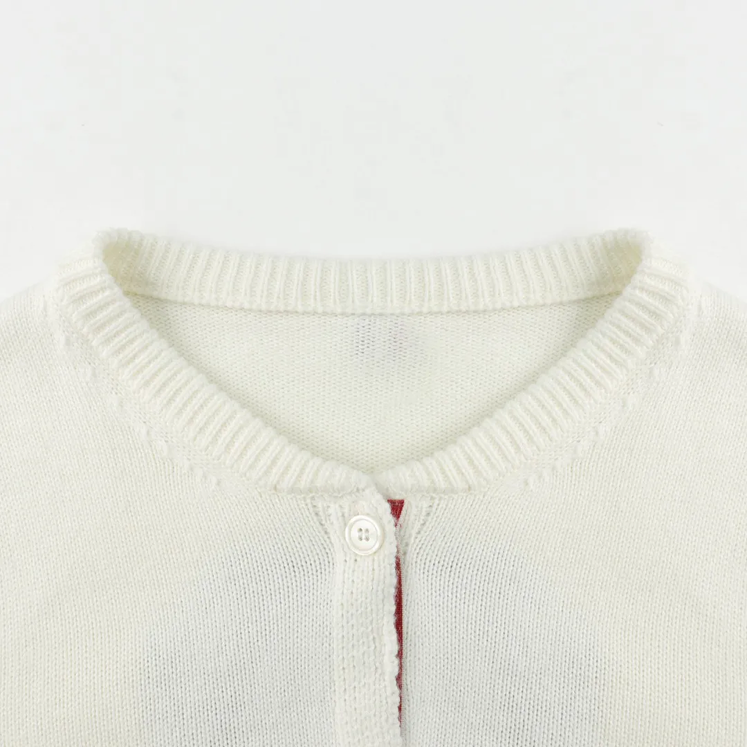 V-Neck Details