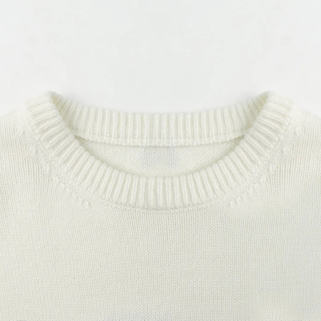 Neckline