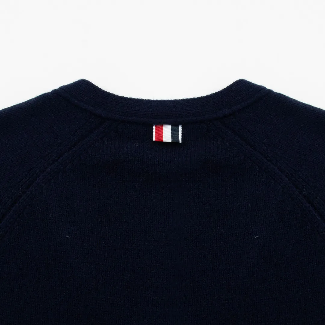 Crew Neck Details