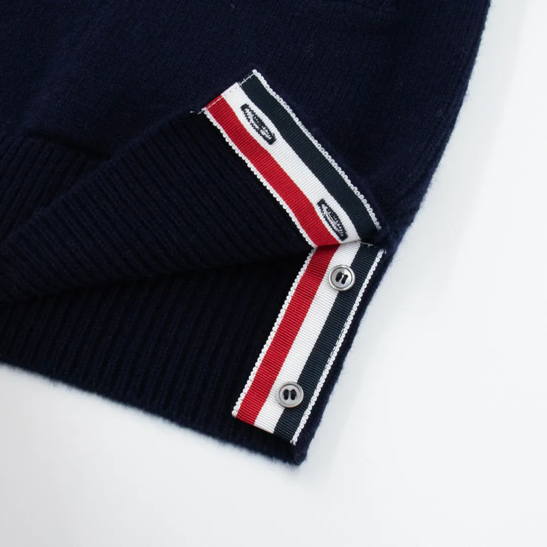 Button Hem Tri-Color Details