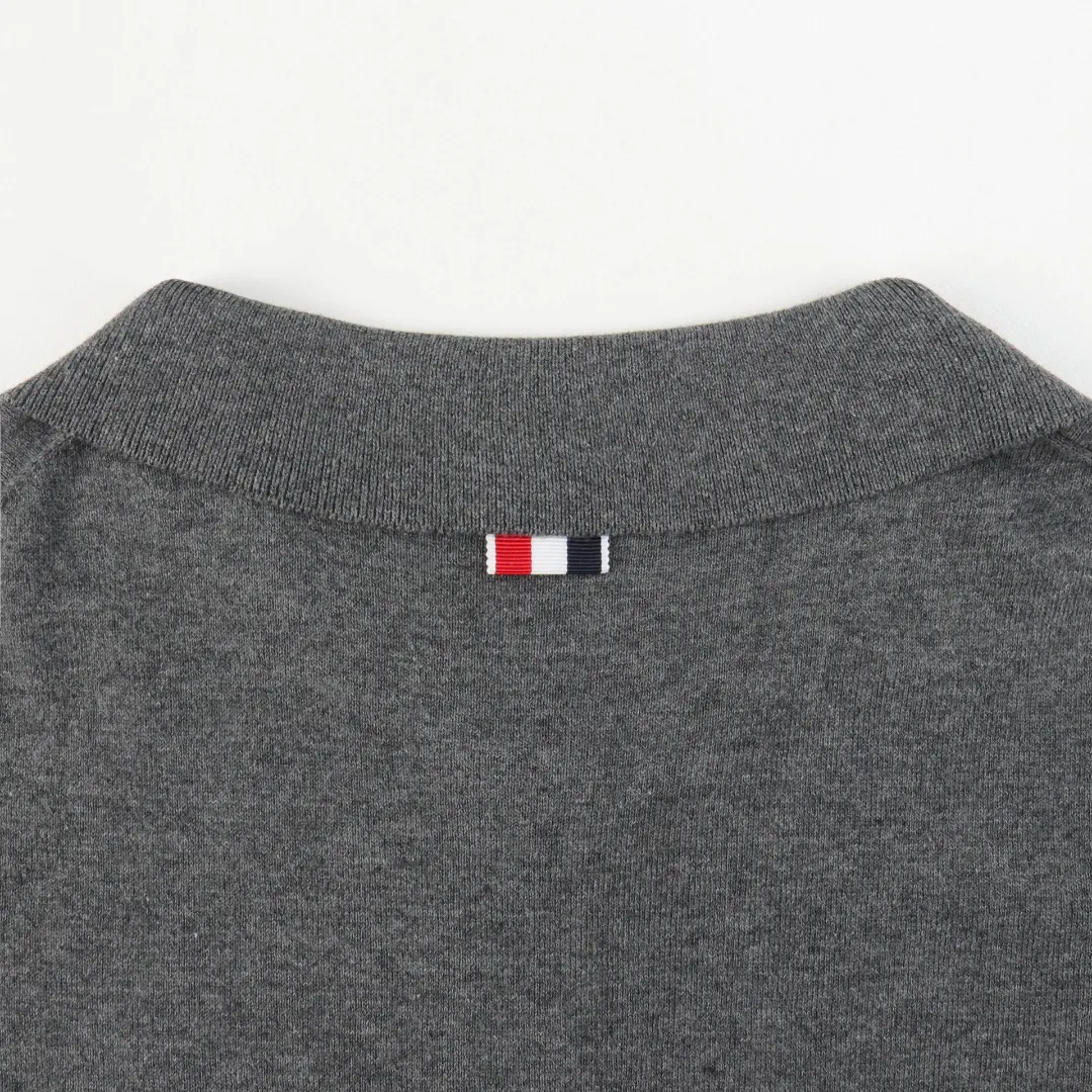 Crew Neck Details