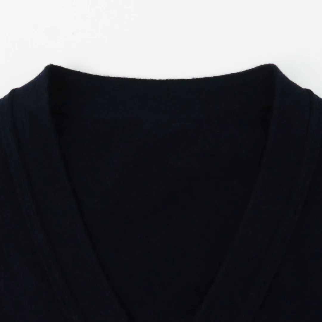 Neckline
