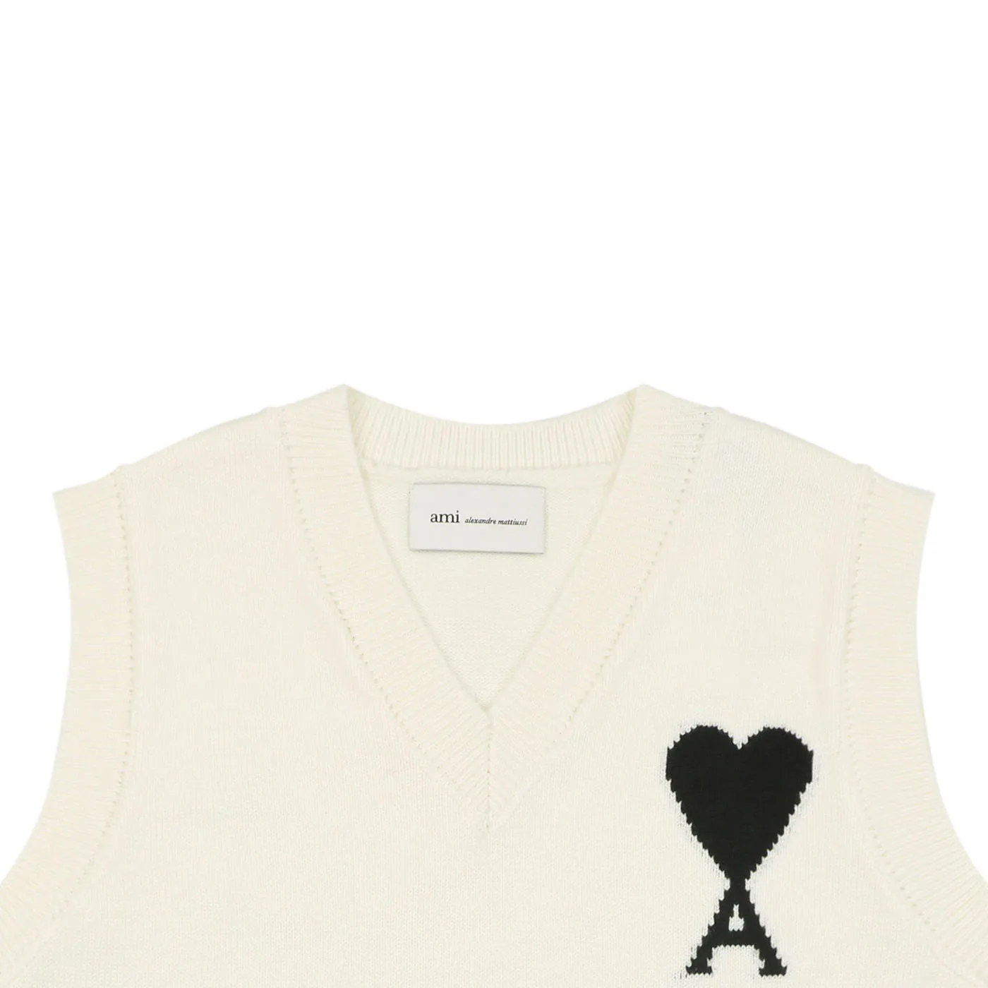 Neckline