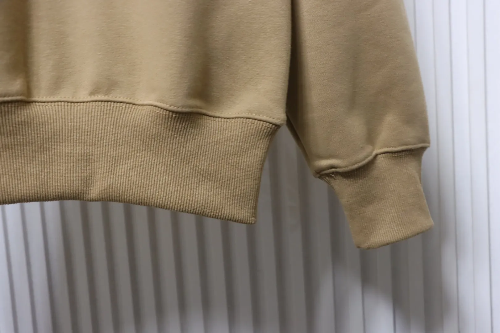 Sleeve Cuff and Bottom Hem details