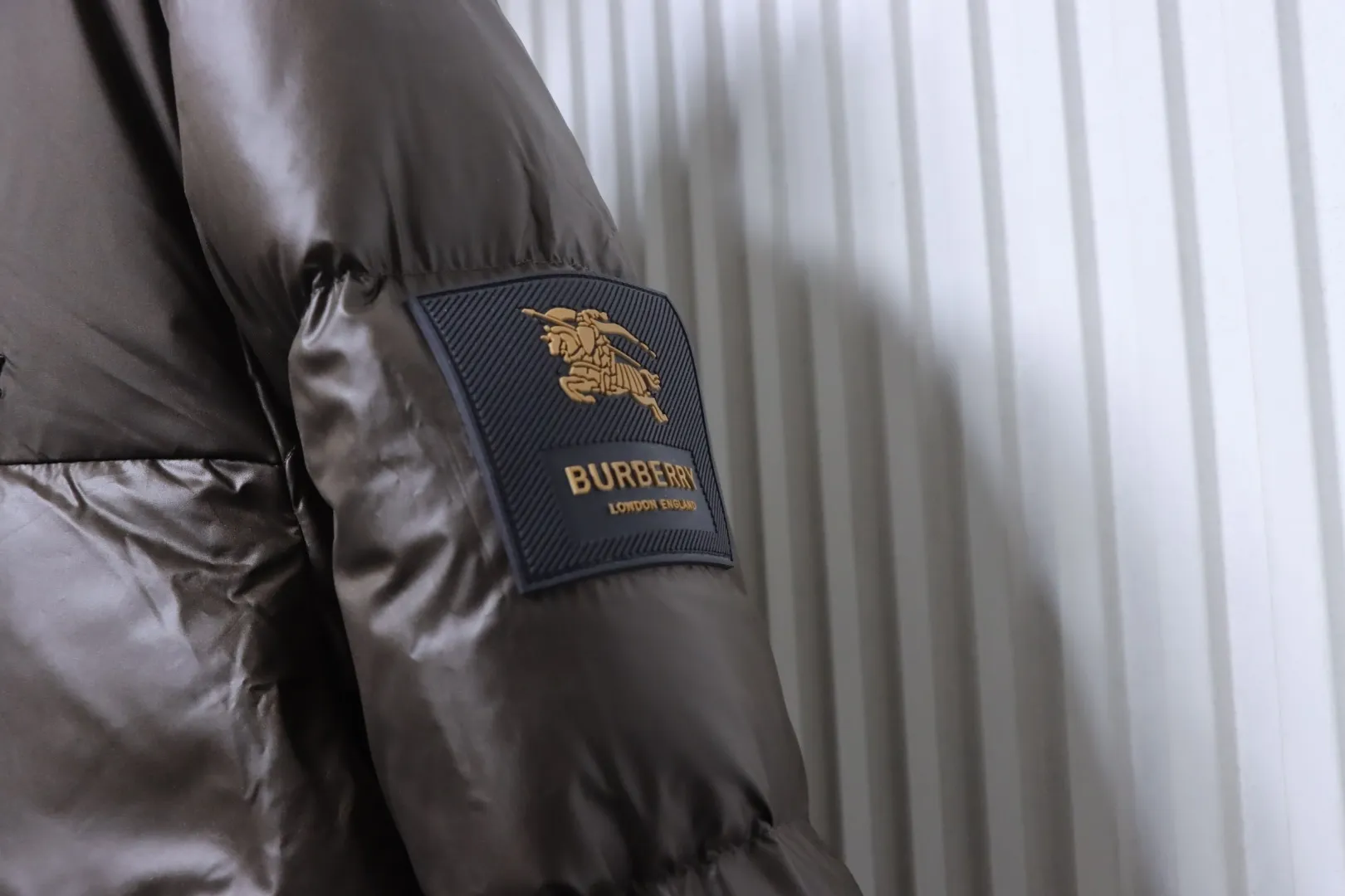 Shoulder Logo Details