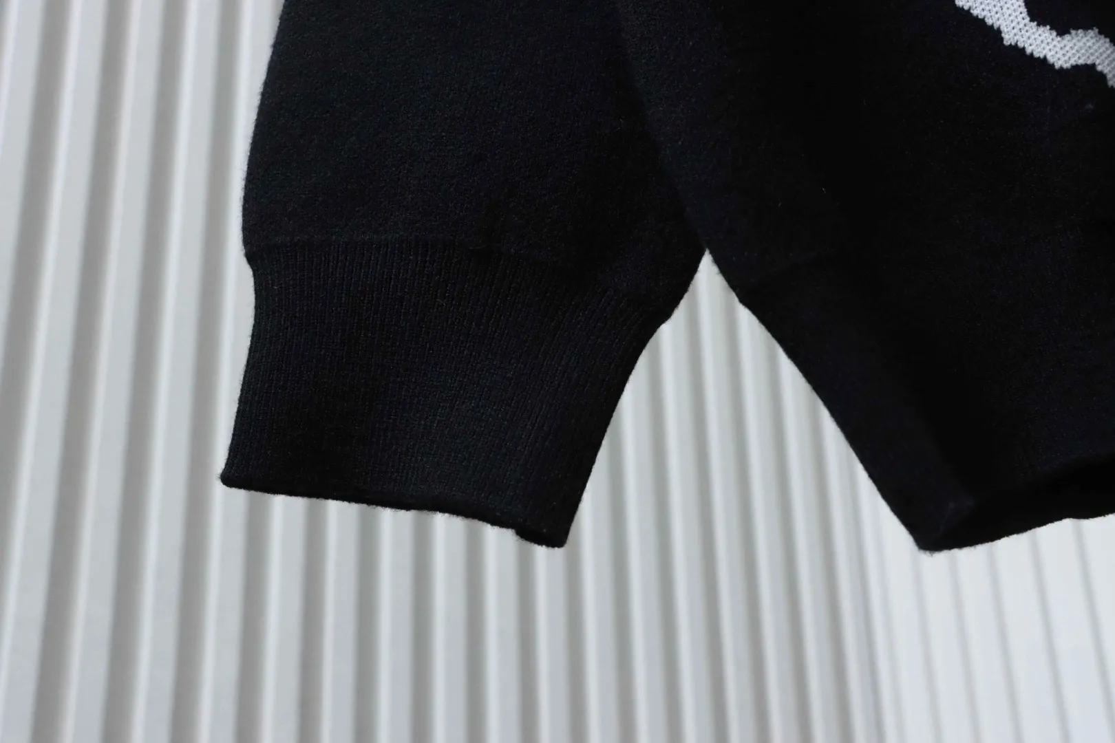 Sleeve Cuff Details