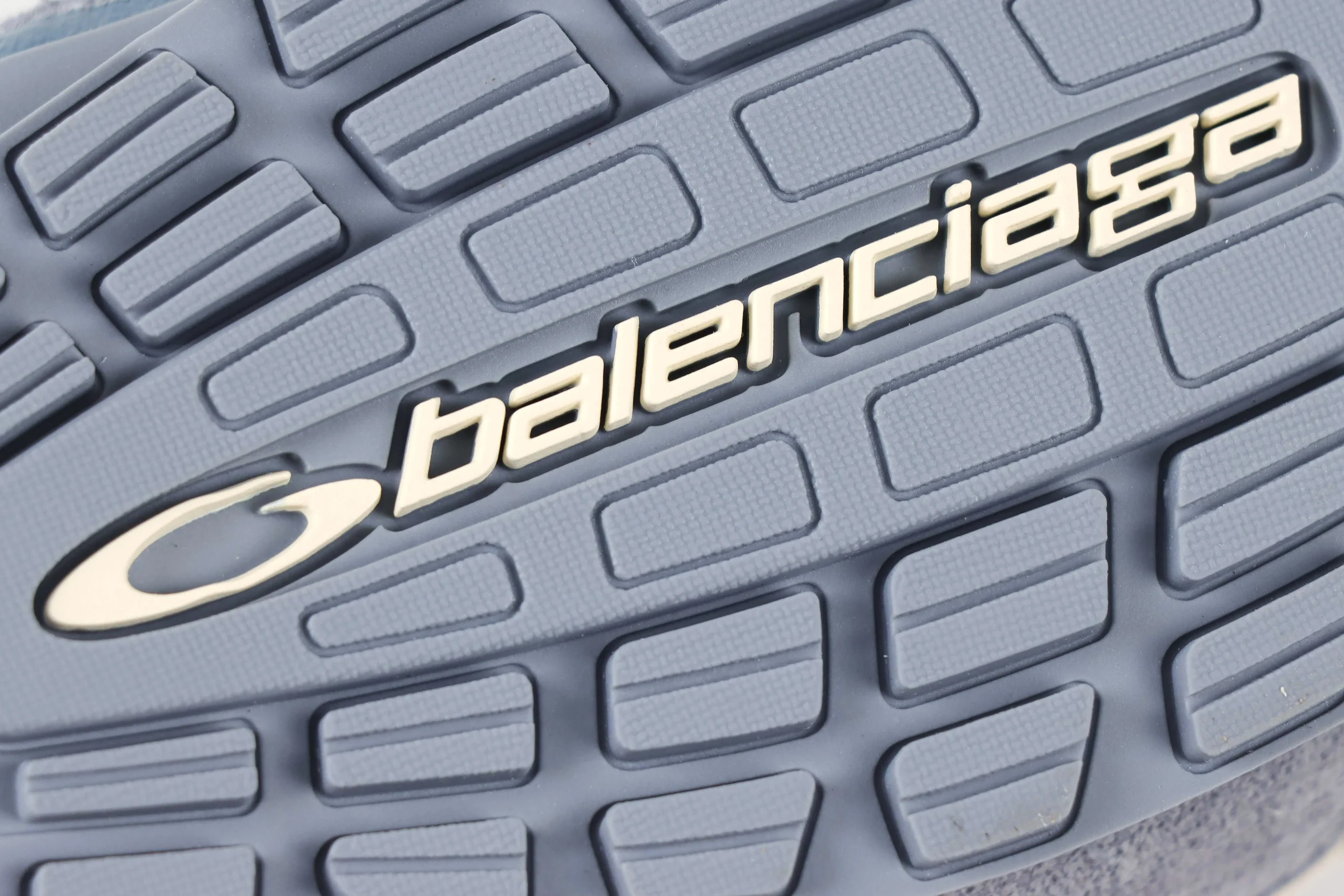 Bottom Outsole Logo Details