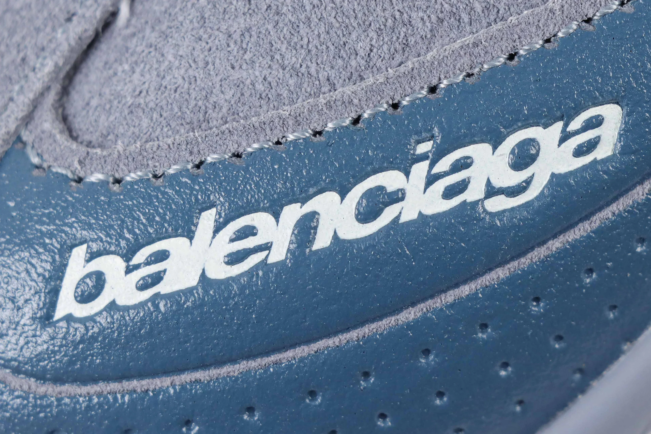Side Logo Details