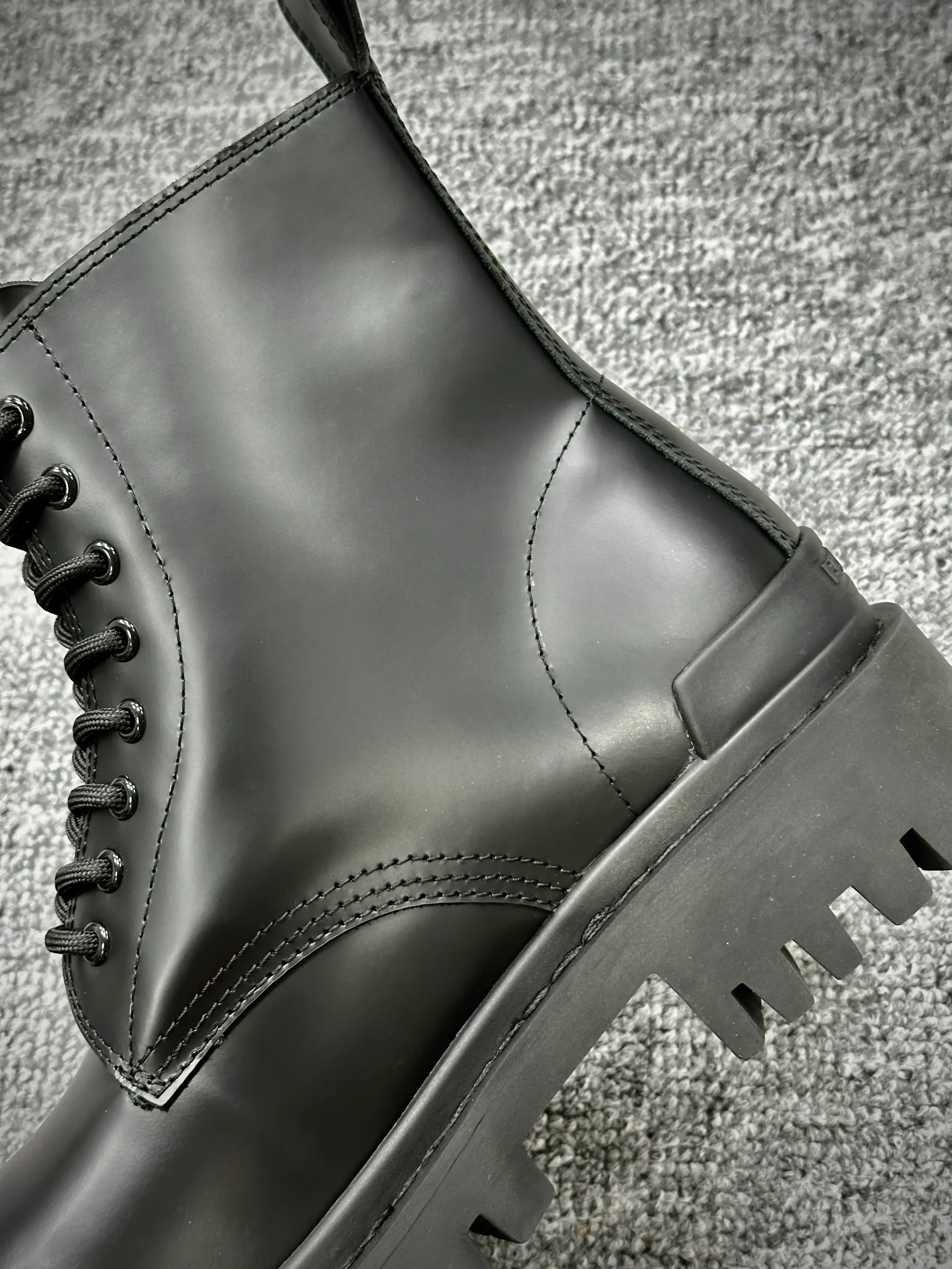 Side View Details