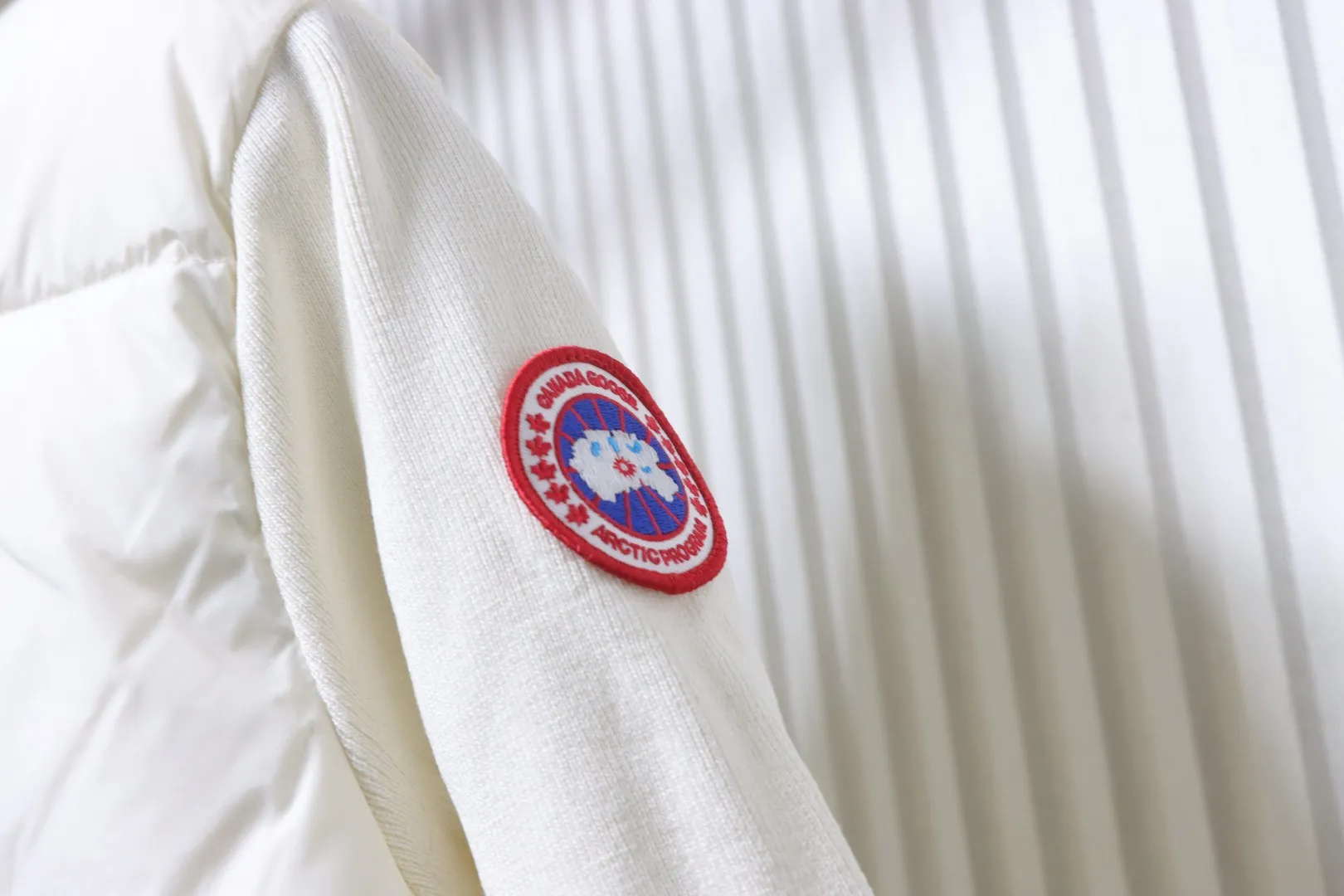 Shoulder Logo Details