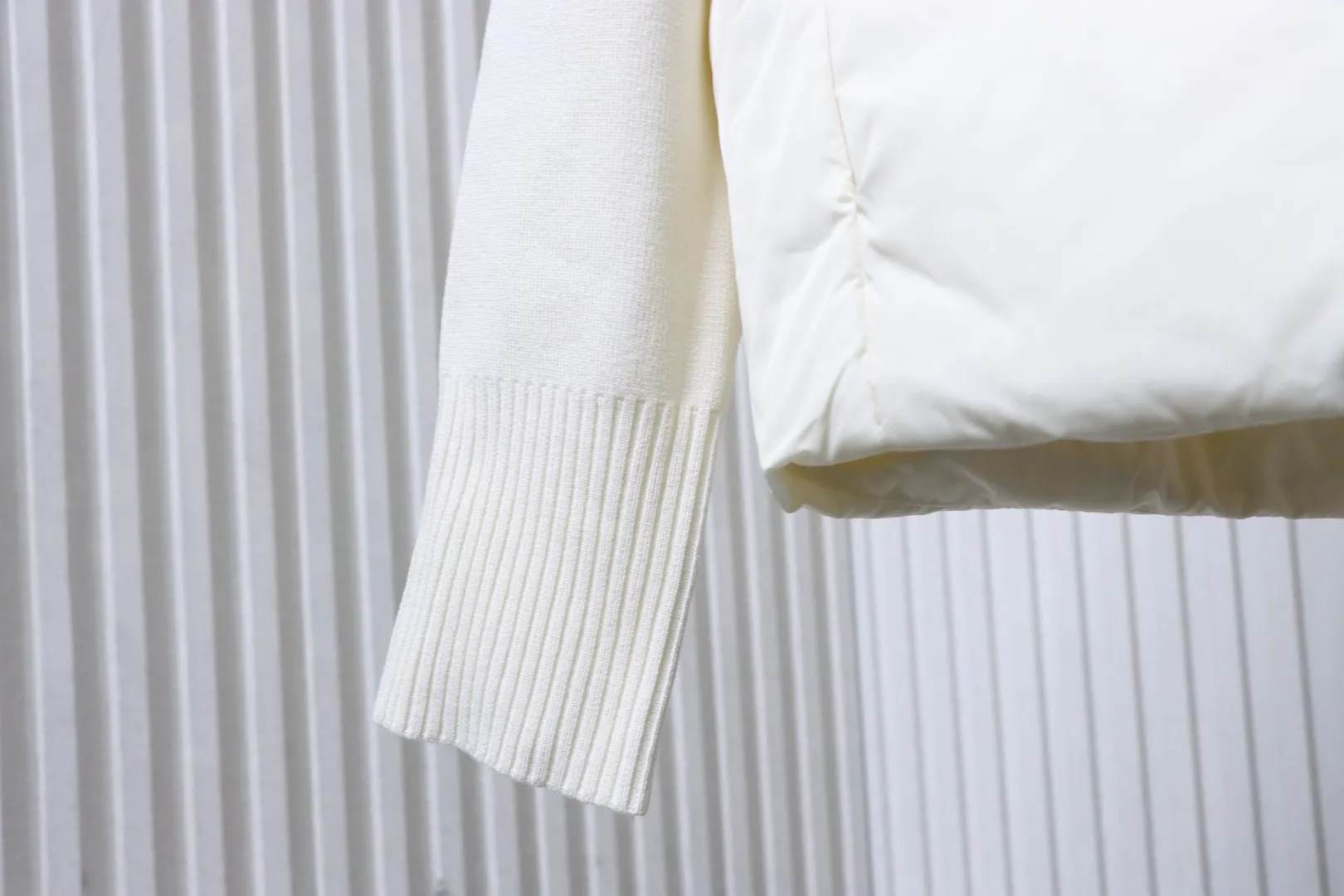 Sleeve Cuff and Bottom Hem Details