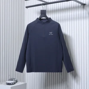 Front View Lightweight Quick-Dry Half-Zip Stand Collar Long Sleeve Shirt