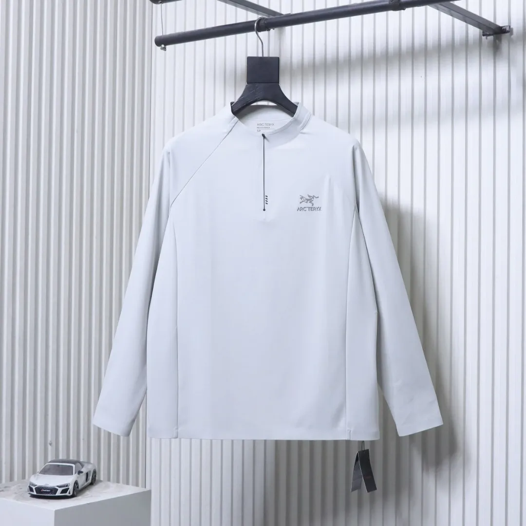 Front View Lightweight Quick-Dry Half-Zip Stand Collar Long Sleeve Shirt