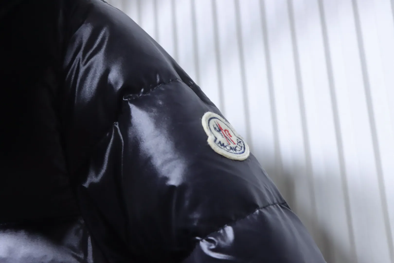 Shoulder Logo Details