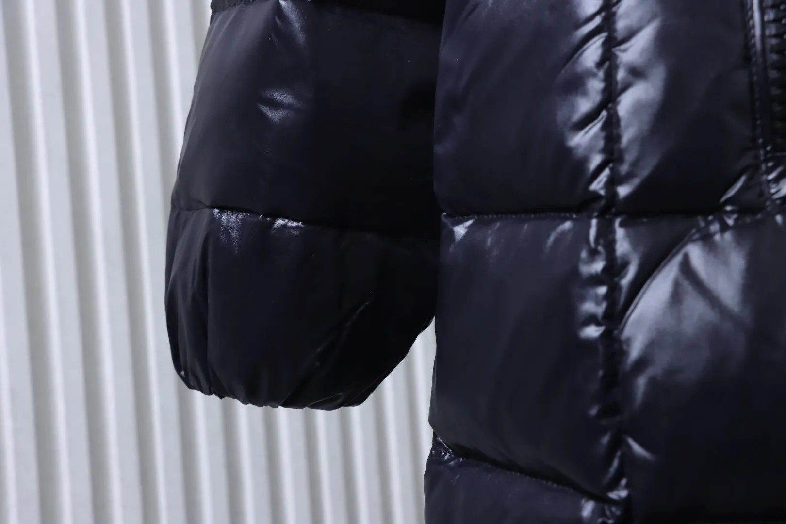 Sleeve Cuff and Bottom Hem Details