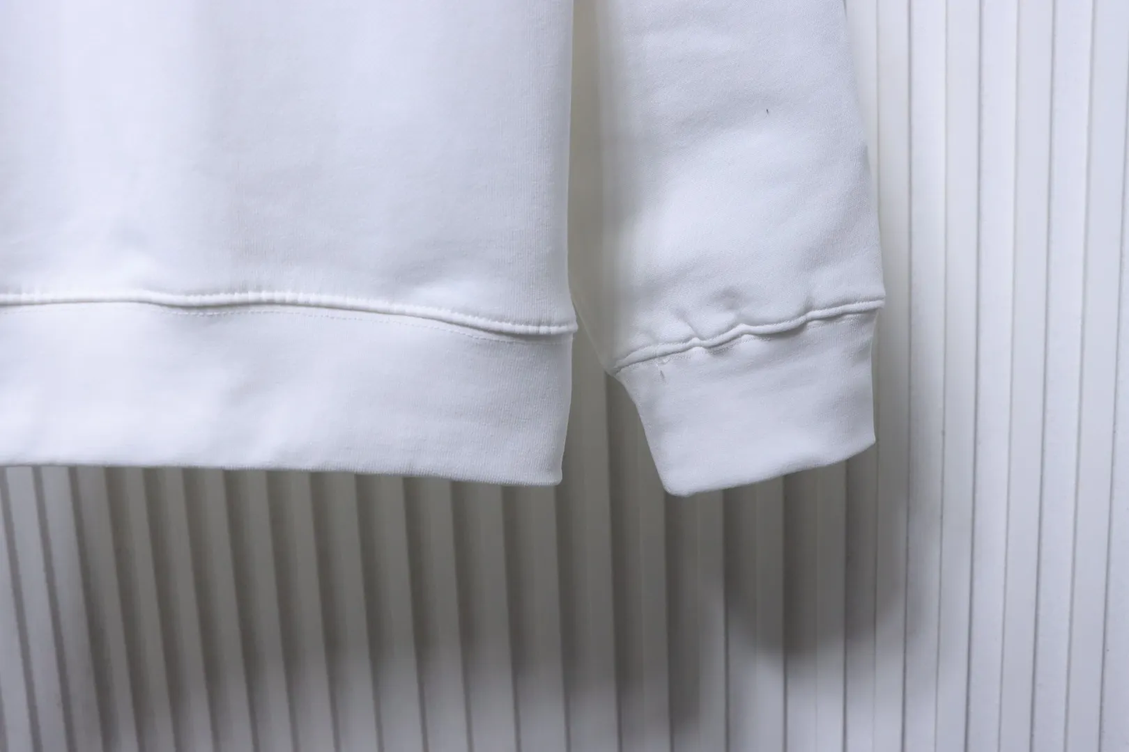 Sleeve Cuff and Bottom Hem Details