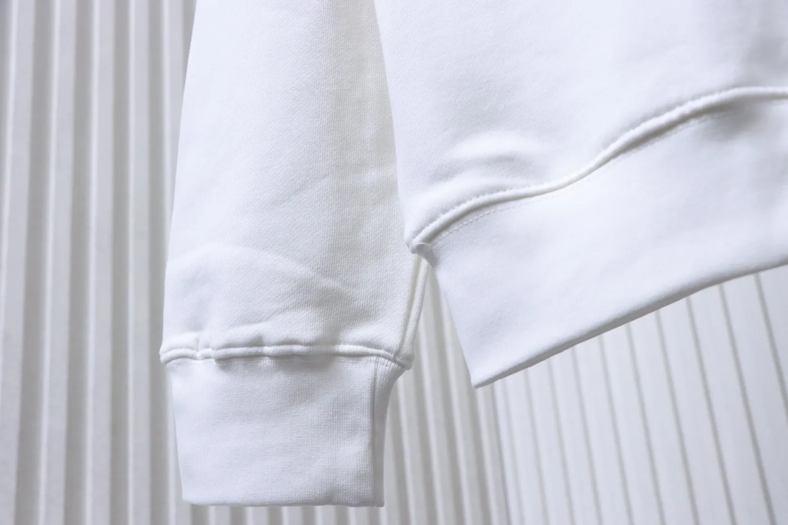 Sleeve Cuff and Bottom Hem Details