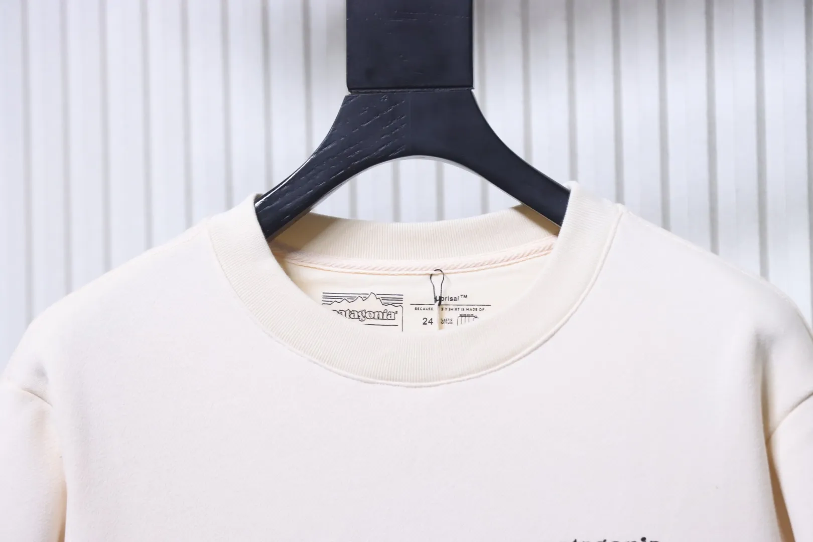 Neckline