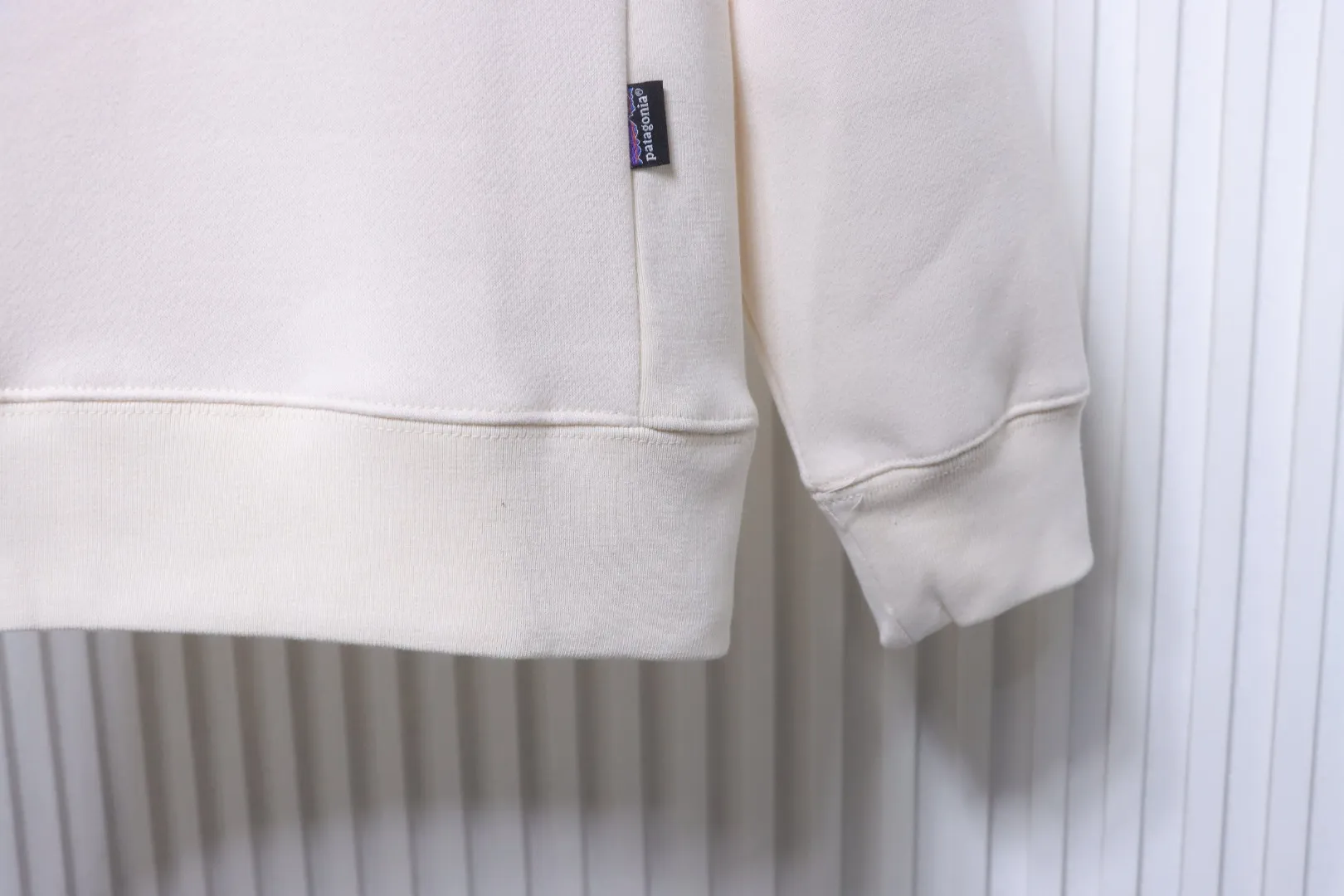 Sleeve Cuff and Bottom Hem details