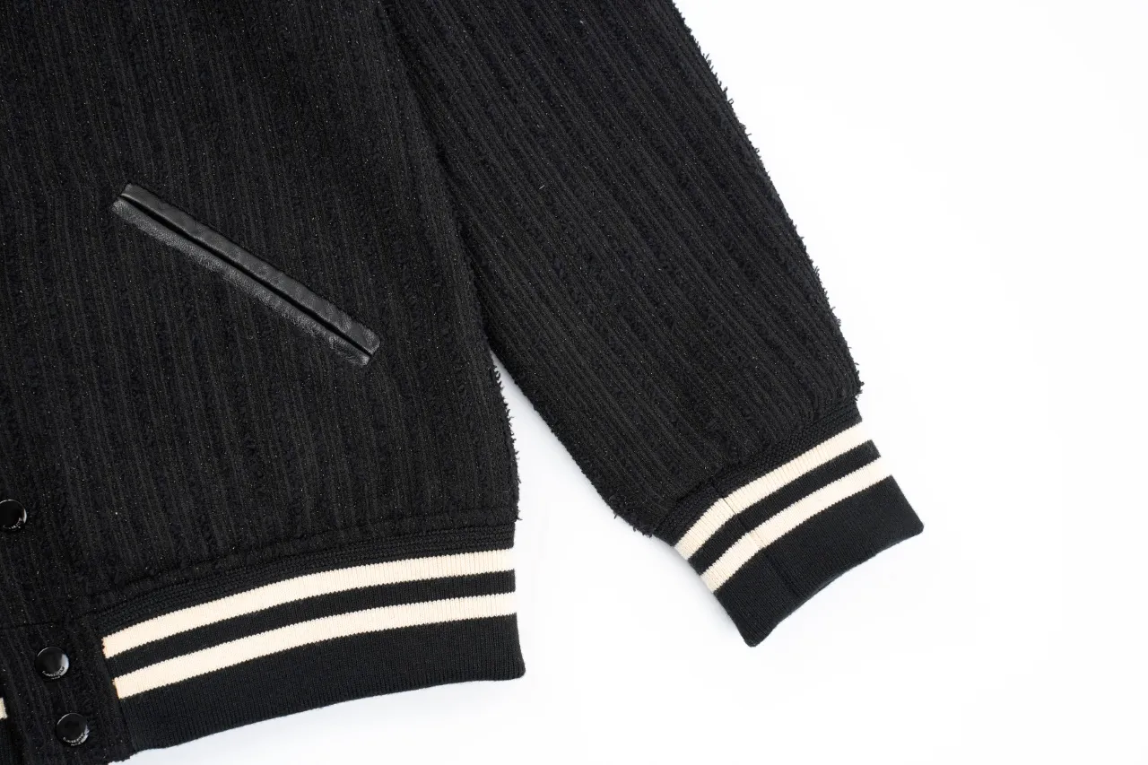 Sleeve Cuff and Bottom Hem Details