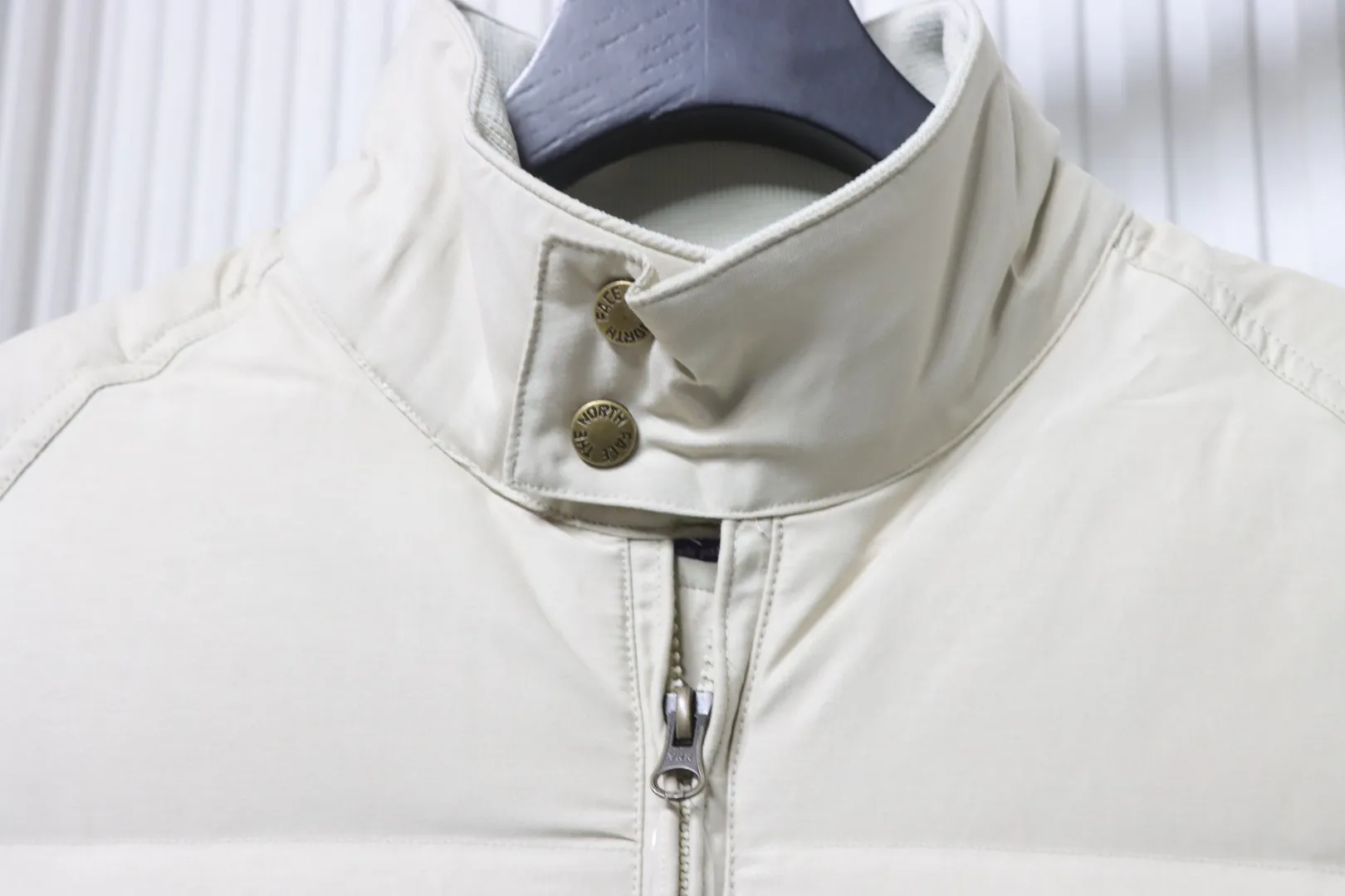 Close-up Collar