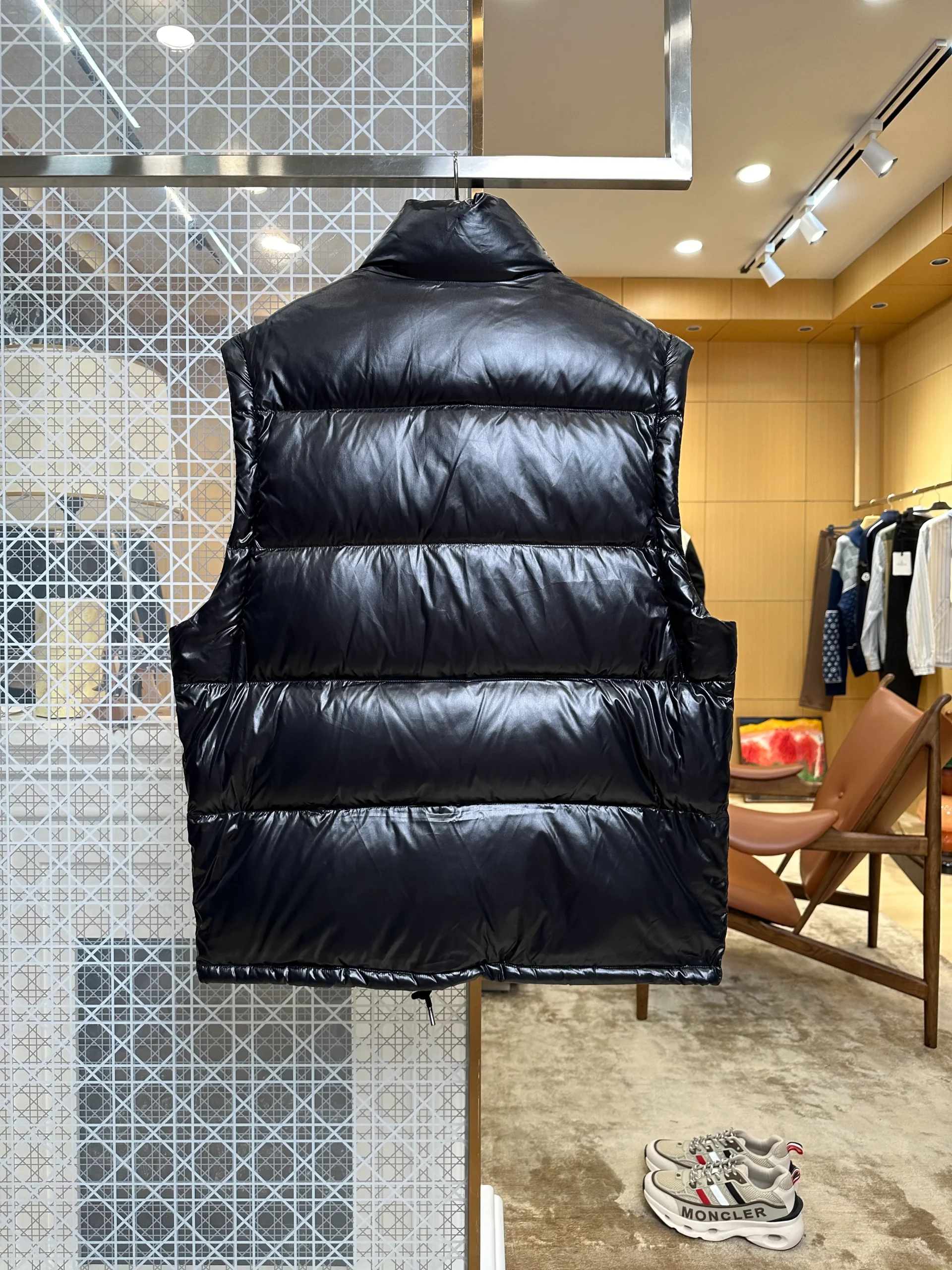 Back View Triangle Logo Detachable Sleeve Re-Nylon Down Jacket