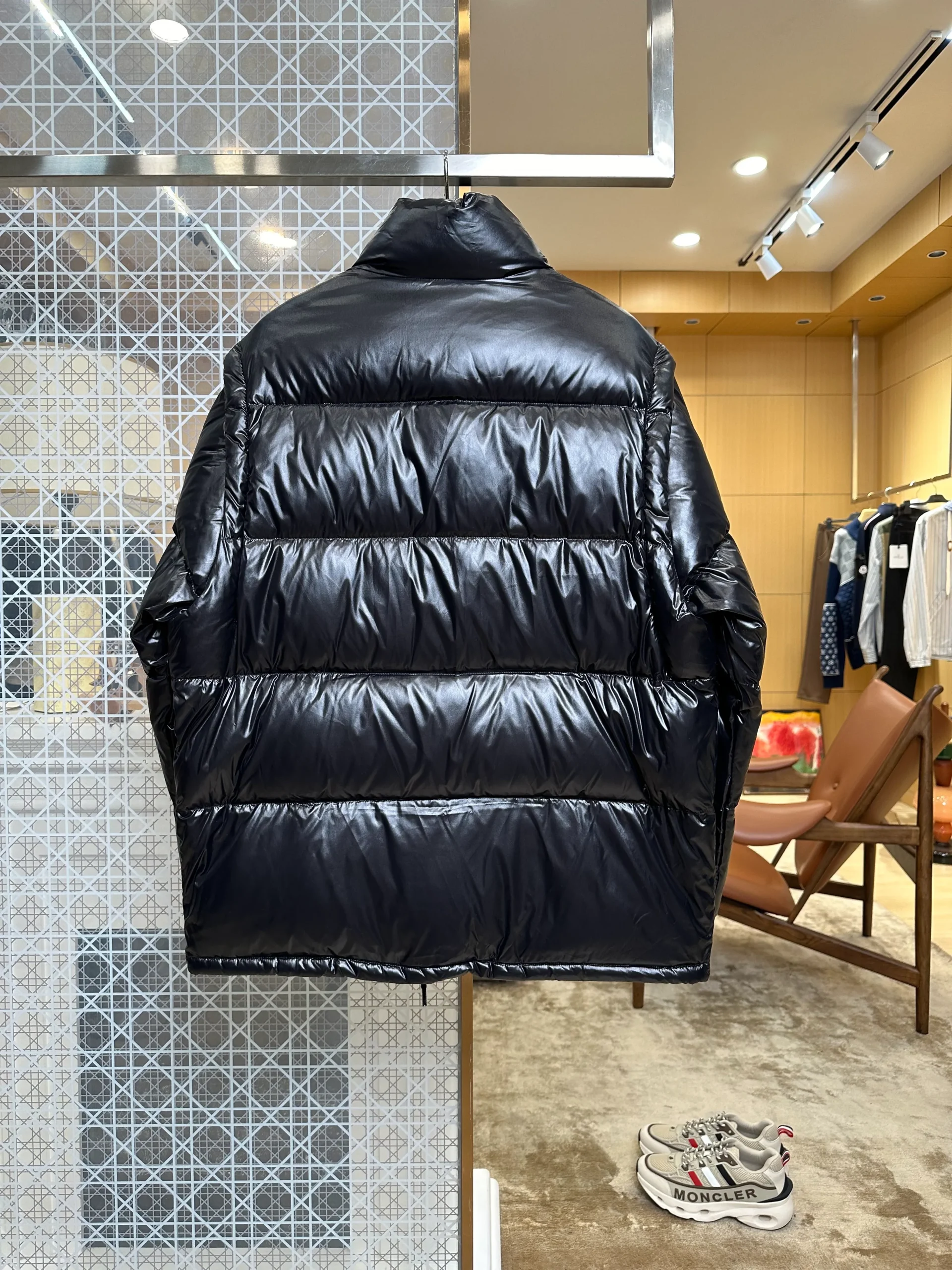 Back View Triangle Logo Detachable Sleeve Re-Nylon Down Jacket