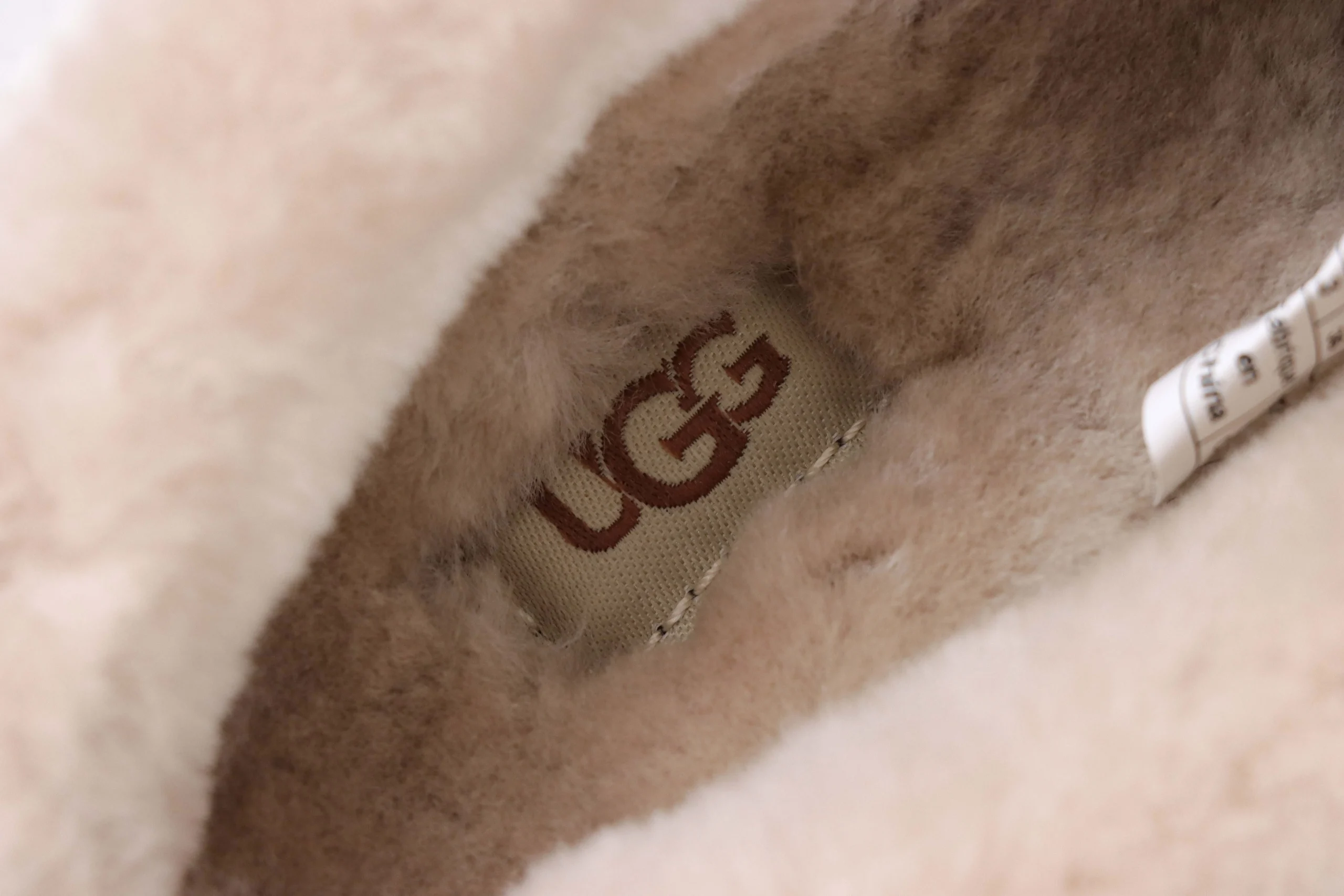 Footbed Logo Details