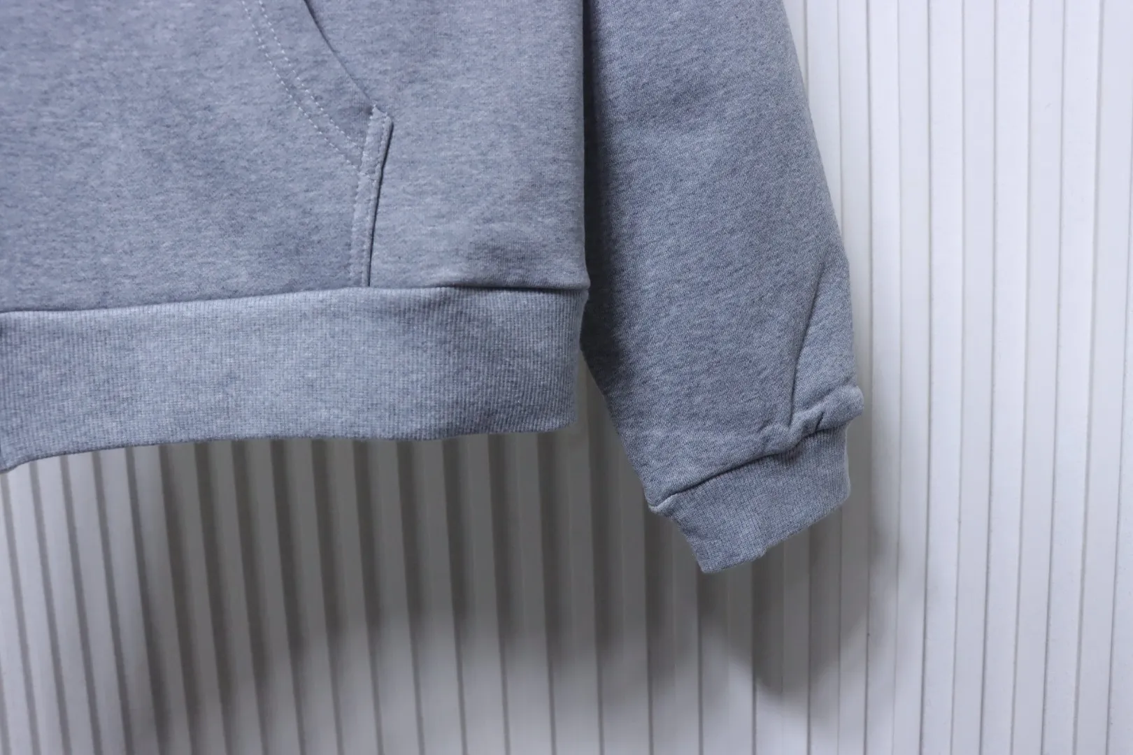 Sleeve Cuff and Bottom Hem details