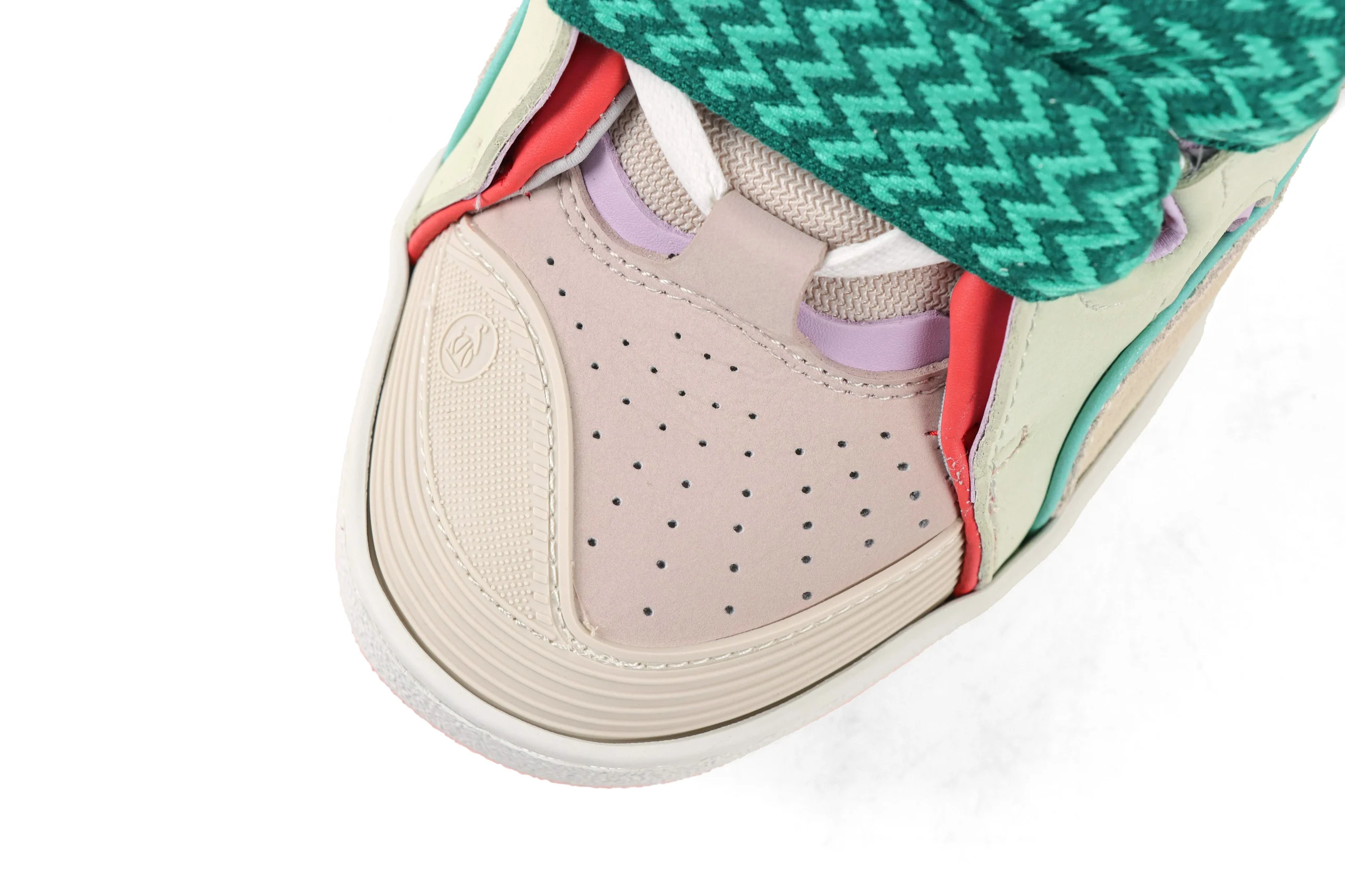 Mesh Toe Box