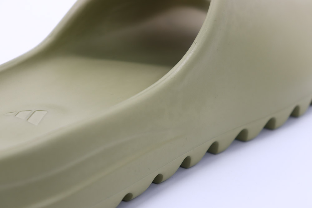 YEEZY SLIDE RESIN REPLICA - Image 4